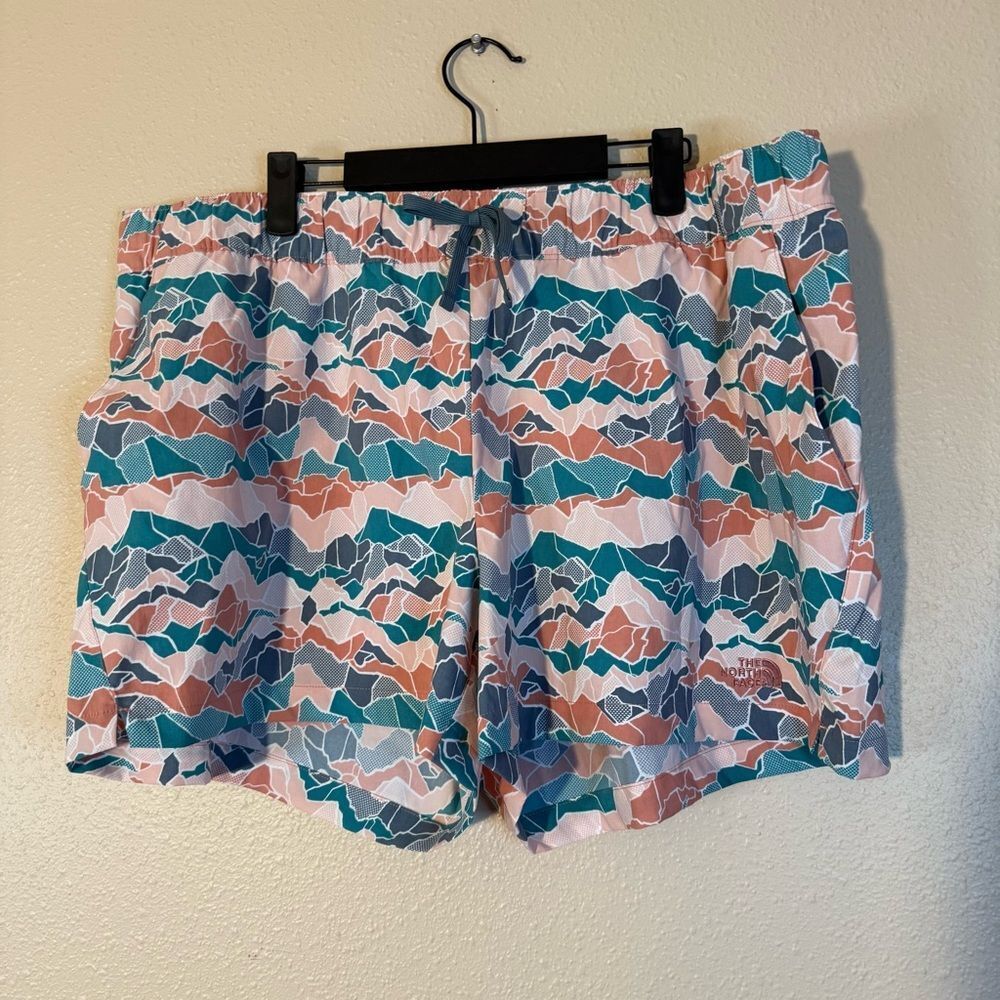 NWT The North Face Multicolor Patterned Shorts St… - image 1